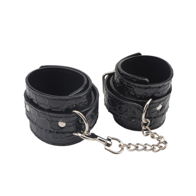 Поножи BEHAVE LUXURY FETISH BE GOOD ANKLE CUFFS (41350) – фото 1