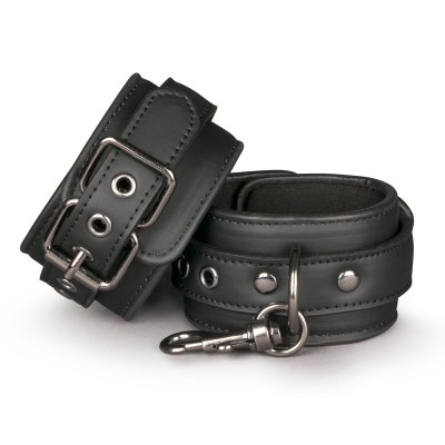 Наручники Easy Toys Faux Leather Handcuffs, чорні (43079) – фото 1