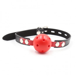 Кляп-шарик полый с отверстиями Fetish Locking ball gags M, черно-красный, 4.5 см