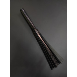 Батіг Шкіряний для БДСМ TABOO, 20 хвостів, чорний, 35 см – фото