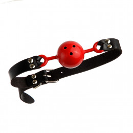 Кляп шарик красный из латекса с ремешком черного цвета, 4.5 см
