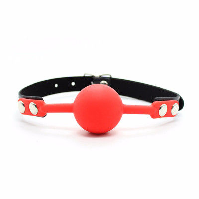 Кляп силиконовый, красный шарик, черные ремешки, диаметр 4 см (208261) – фото 1