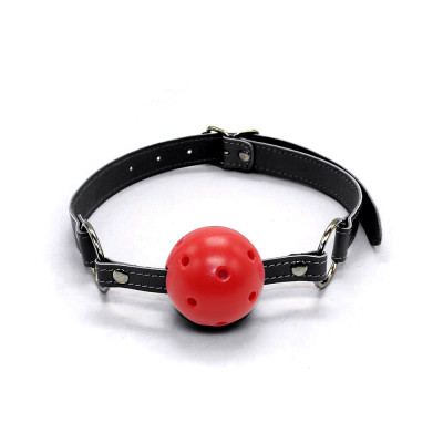 Кляп-кулька червоний, чорні ремінці, діаметр 5 см (208257) – фото 1