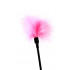 Метелочка из розовых перьев на длинной ручке (34182) – фото 3